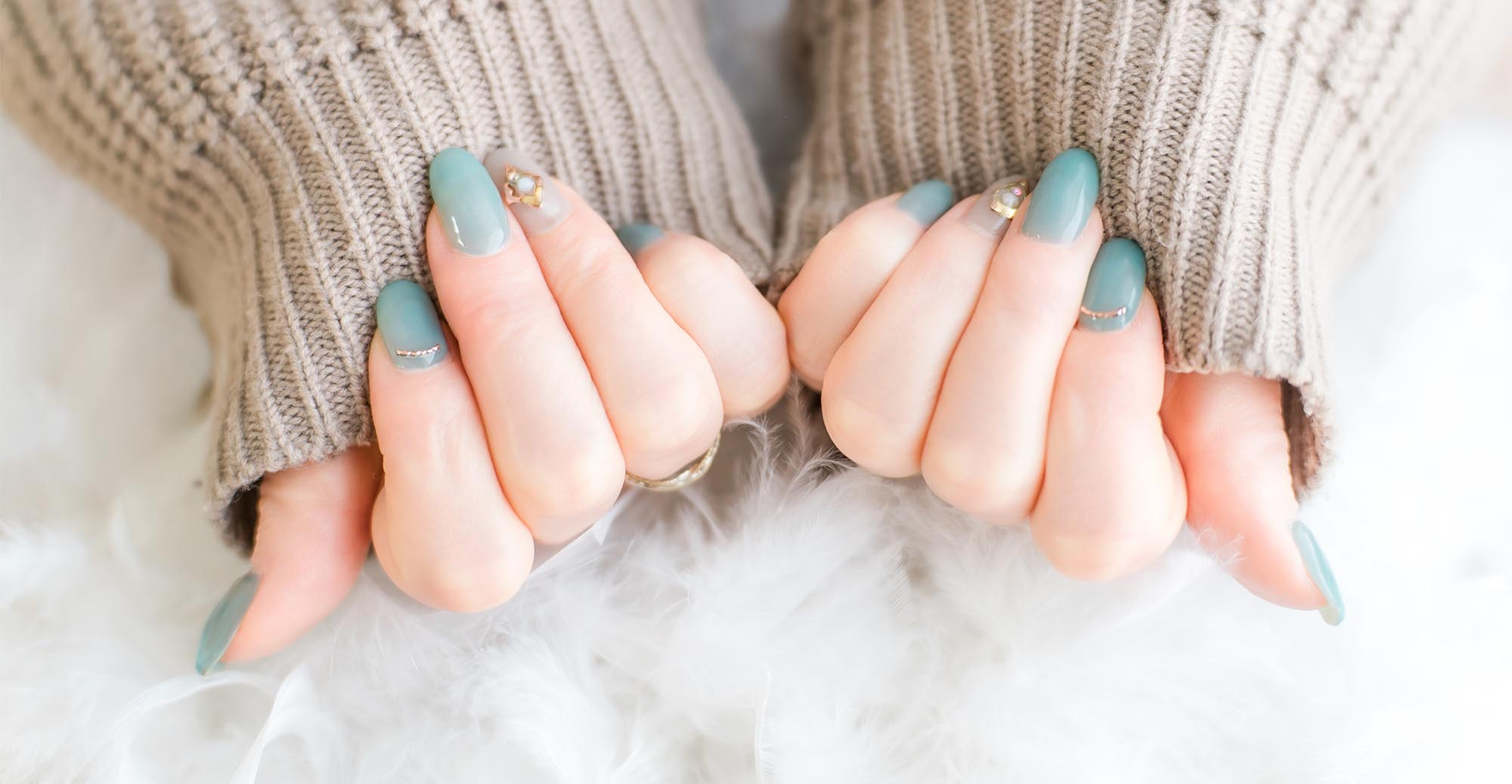 blue and turquoise nail art